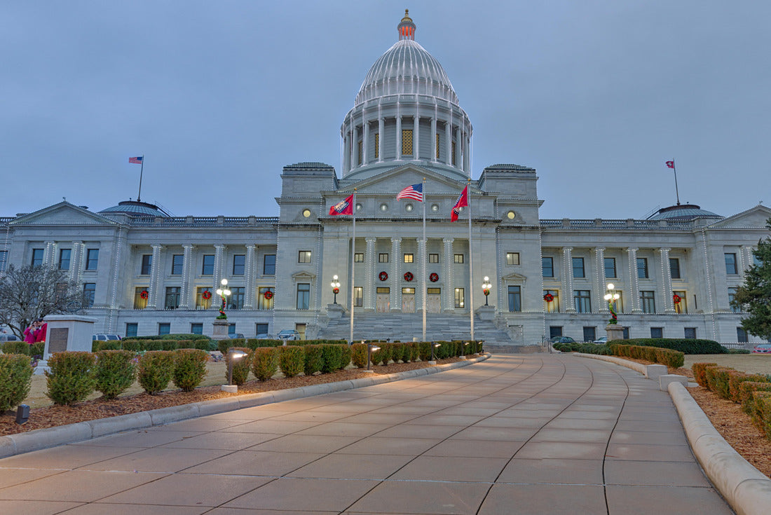 Arkansas State Capitol (Christmas Lights) 2000pc Puzzle