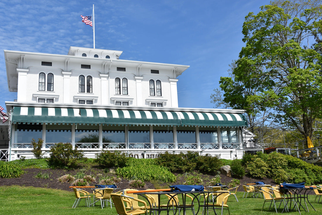 Gelston House in East Haddam, Connecticut 2000pc Puzzle