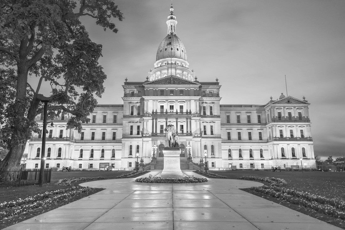 Lansing, Michigan, USA at the Michigan State Capitol during a humid evening 2000pc PuzzleBlack and White