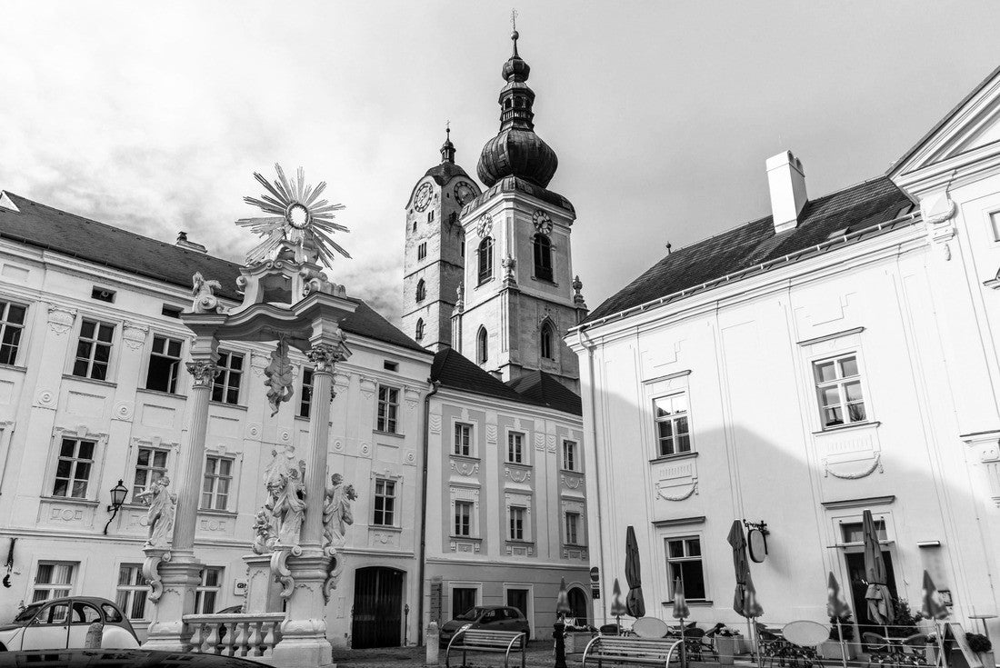 Krems an der Donau in the federal state of Lower Austria, Wachau Valley, Austria 2000pc PuzzleBlack and White