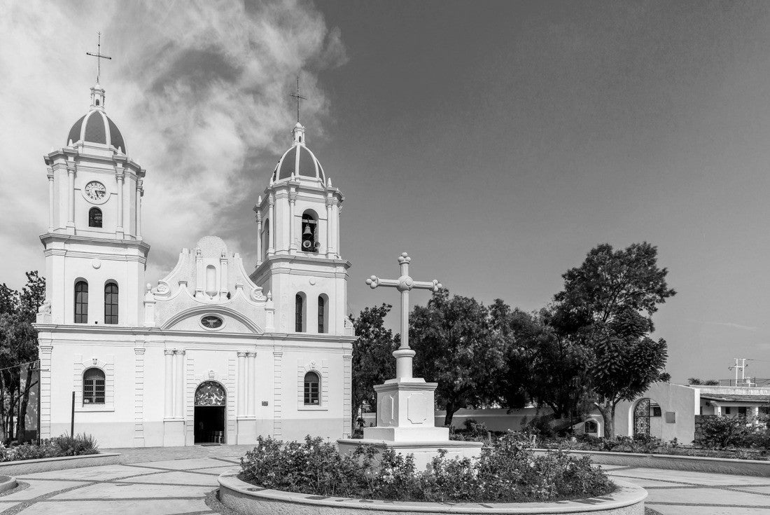 Shrine of Our Lady of Guadalupe, in Ciudad Victoria, Tamaulipas, Mexico 2000pc PuzzleBlack and White