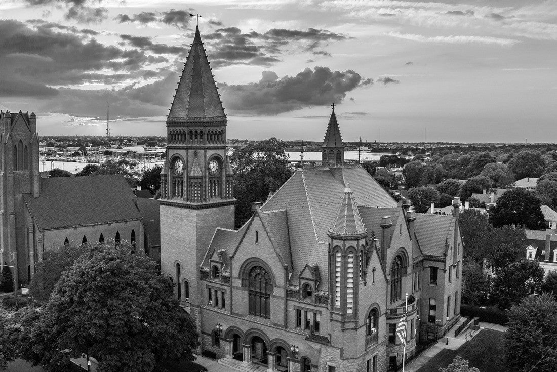 Fairhaven Town Hall Massachusetts 2000pc PuzzleBlack and White