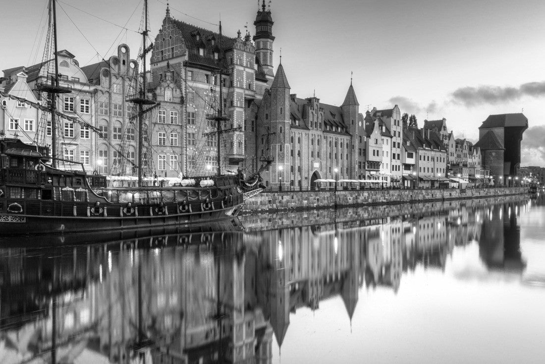 Gdansk, Poland, with beautiful old town over the Motlawa river at sunrise 2000pc PuzzleBlack and White