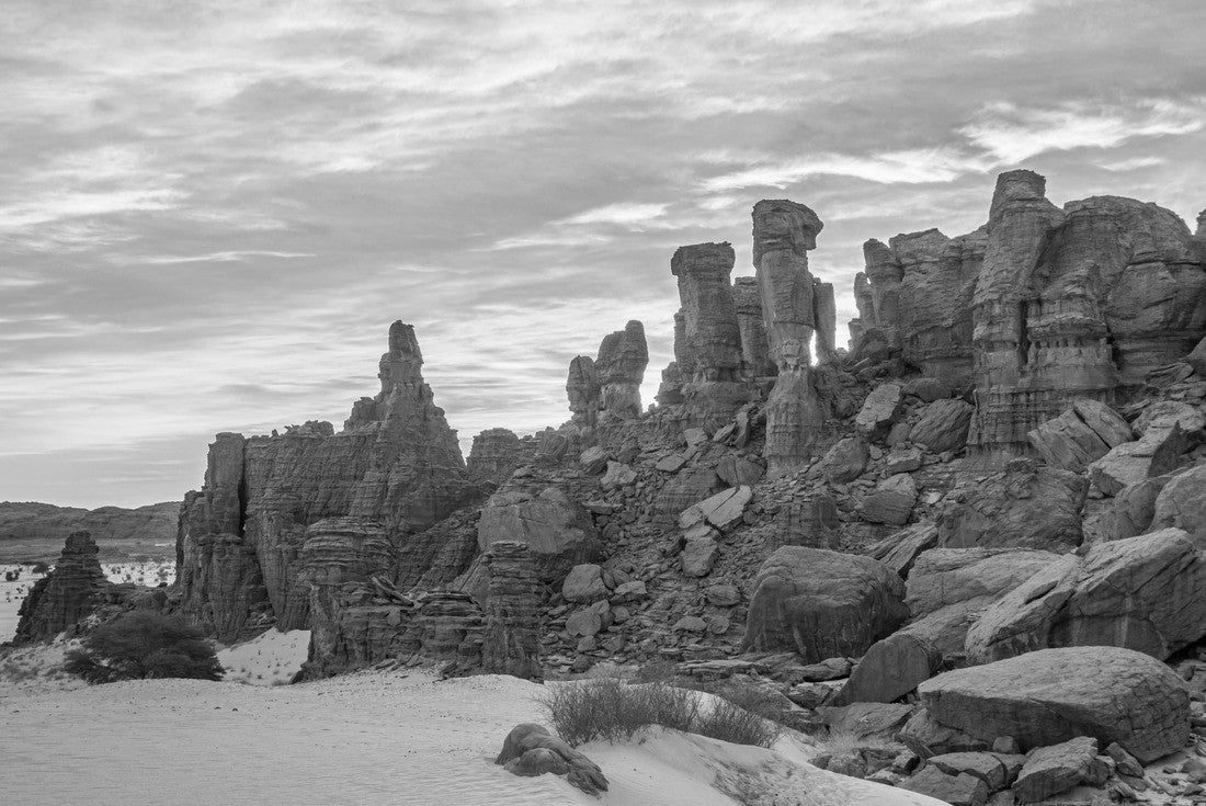 Sandstone pinnacles in the Sahara desert at sunset, Chad, Africa 2000pc PuzzleBlack and White