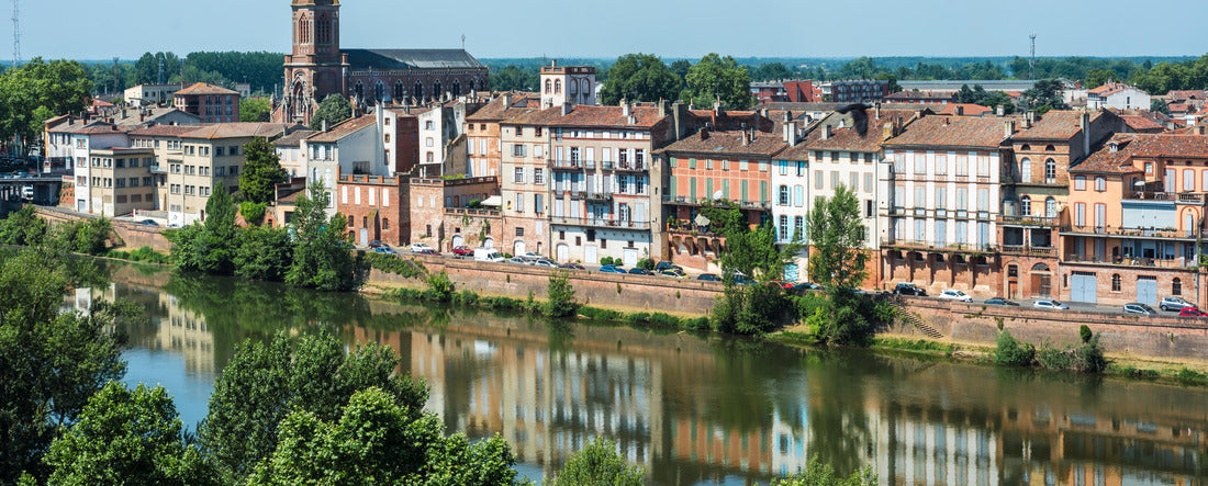 Montauban, France 2000pc Panoramic Puzzle