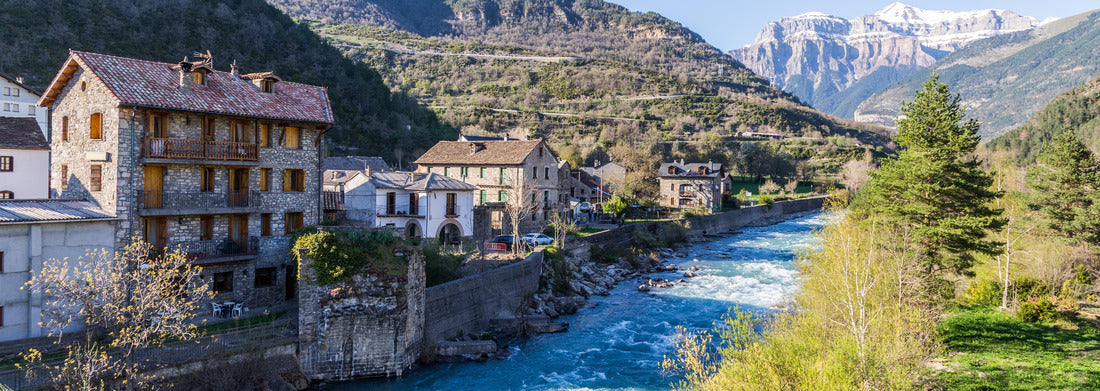 Noah Jigsaw Puzzle Broto in Huesca, Aragon, Spain, panorama Panorama 1000 Pieces