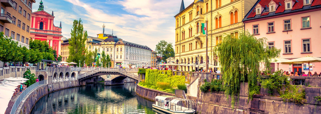 Noah Jigsaw Puzzle View of the cityscape along the Ljubljanica river channel in the old town of Ljubljana. Ljubljana is the capital of Slovenia and a well-known European tourist destination, panorama Panorama 1000 Pieces