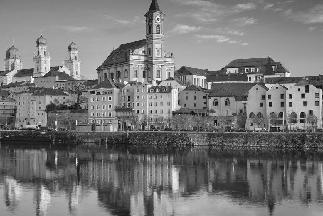 Passau. Passau Skyline at sunset, Bavaria, Germany 2000pc PuzzleBlack and White