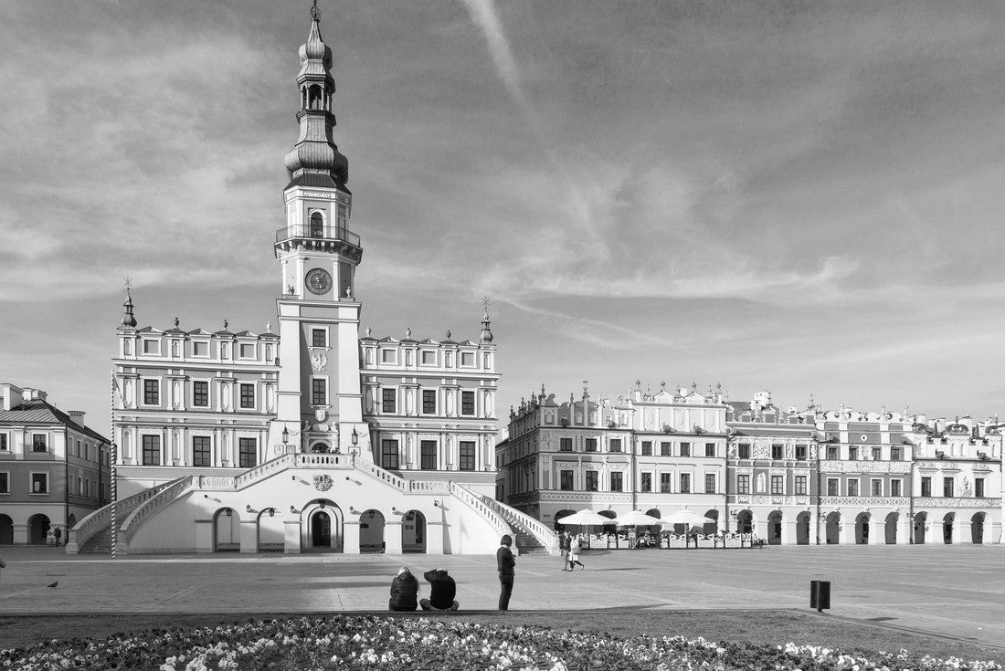 Visitors at Main Square in the Old Town in Zamosc, Poland 2000pc PuzzleBlack and White