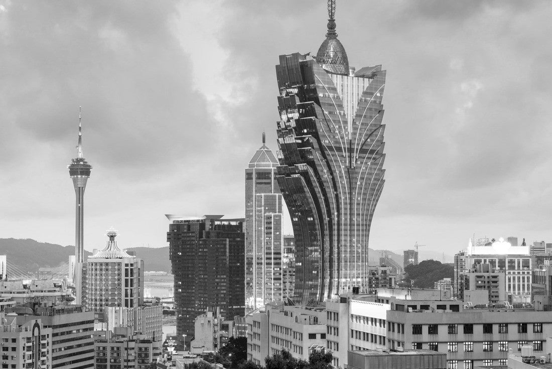 Noah Jigsaw Puzzle Macau, China city skyline at dusk in black white 2000 pieces