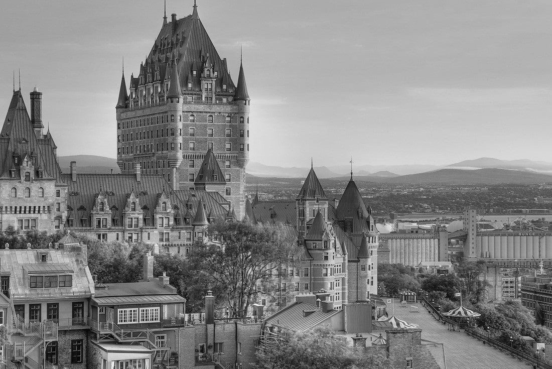 Frontenac Castle in the Old Quebec City in beautiful sunrise 2000pc PuzzleBlack and White