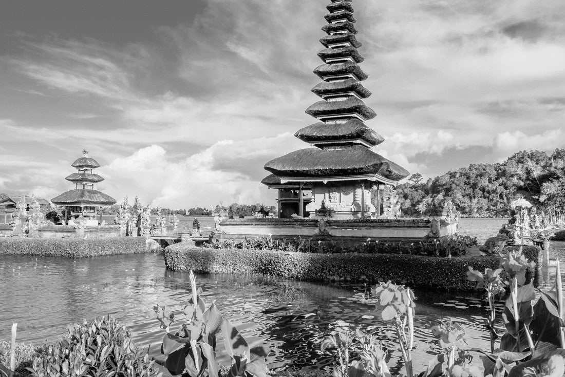 Noah Jigsaw Puzzle Pura Ulun Danu Bratan temple in Bali island. Hindu temple in flowers on Beratan lake, Asia. Major water temple Bali island, Indonesia. Hindu water temple - culture symbol of Indonesia, Asia landscape in black white 2000 pieces