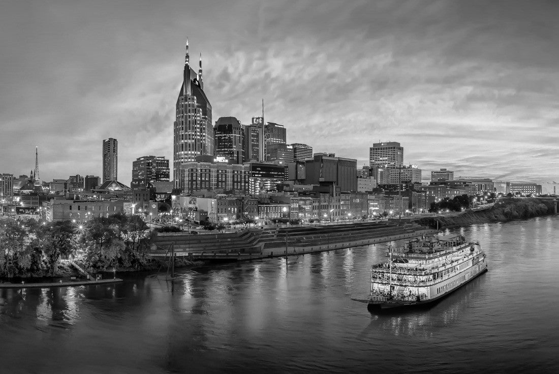 Nashvile skyline shortly after a storm 2000pc PuzzleBlack and White