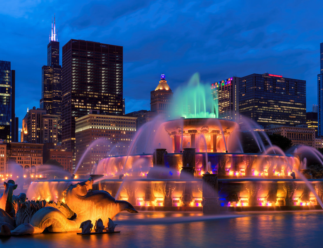 Noah Jigsaw Puzzle Buckingham Fountain at night and downtown Chicago, Chicago, Illinois, USA 1000 Pieces