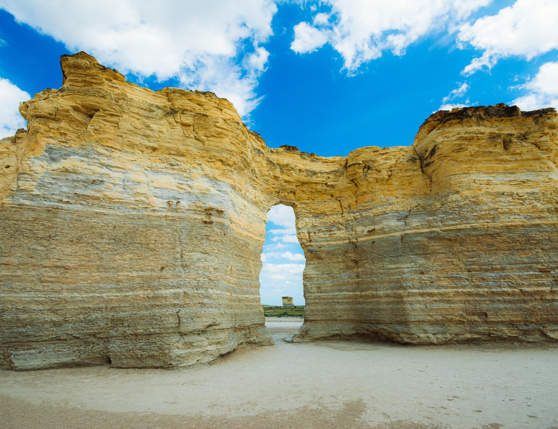 Noah Jigsaw Puzzle A close-up of Monument Rocks on a sunny day in Kansas, USA 1000 Pieces