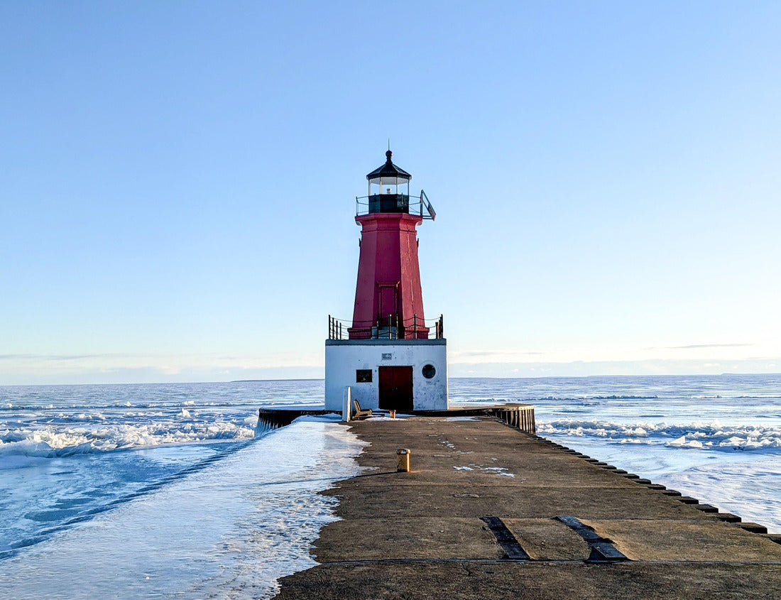 Noah Jigsaw Puzzle Menominee Pierhead Lighthouse - Lake Michigan 1000 Pieces