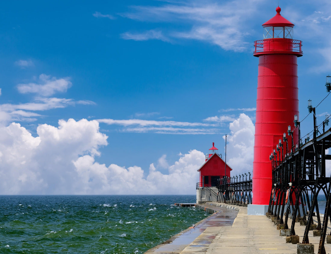 Noah Jigsaw Puzzle Grand Haven South Pierhead Inner Light, built in 1905, Lake Michigan, MI, USA 1000 Pieces