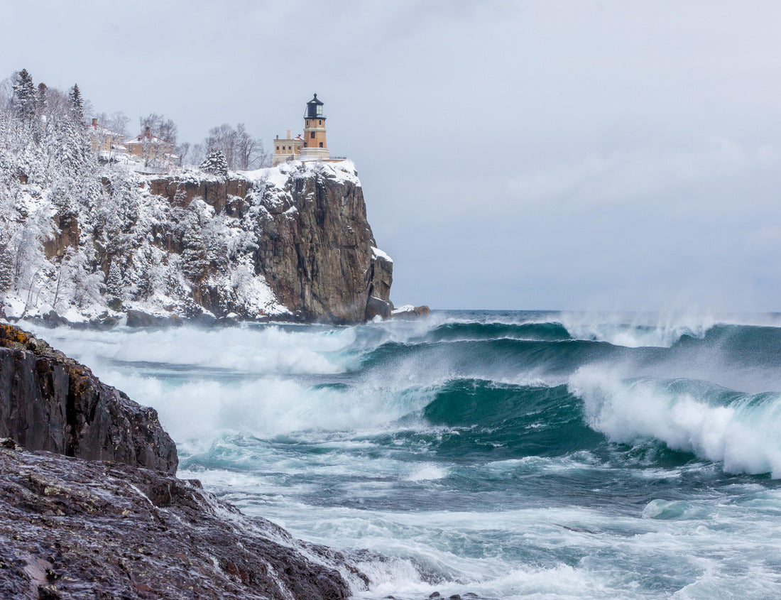 Noah Jigsaw Puzzle Lake Superior waves roll onto the shore at Split Rock Light House 1000 Pieces