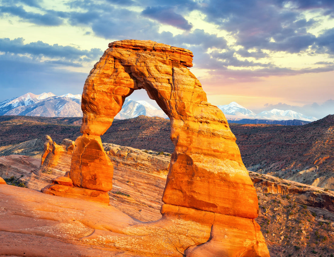 Noah Jigsaw Puzzle Delicate Arch at sunset, Arches National Park, Utah, United States 1000 Pieces