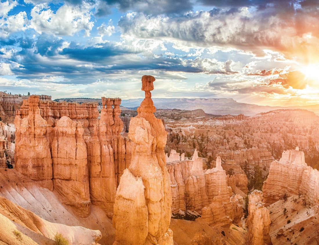 Noah Jigsaw Puzzle Panoramic view of amazing hoodoos sandstone formations in scenic Bryce Canyon National Park in beautiful golden morning light at sunrise with dramatic sky and blue sky, Utah, USA 1000 Pieces
