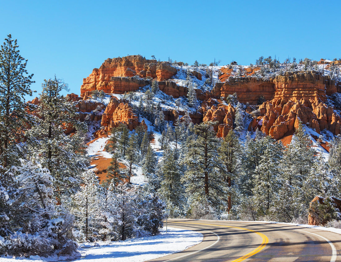 Noah Jigsaw Puzzle Picturesque colorful pink rocks of the Bryce Canyon National park in the winter season, Utah, USA 1000 Pieces