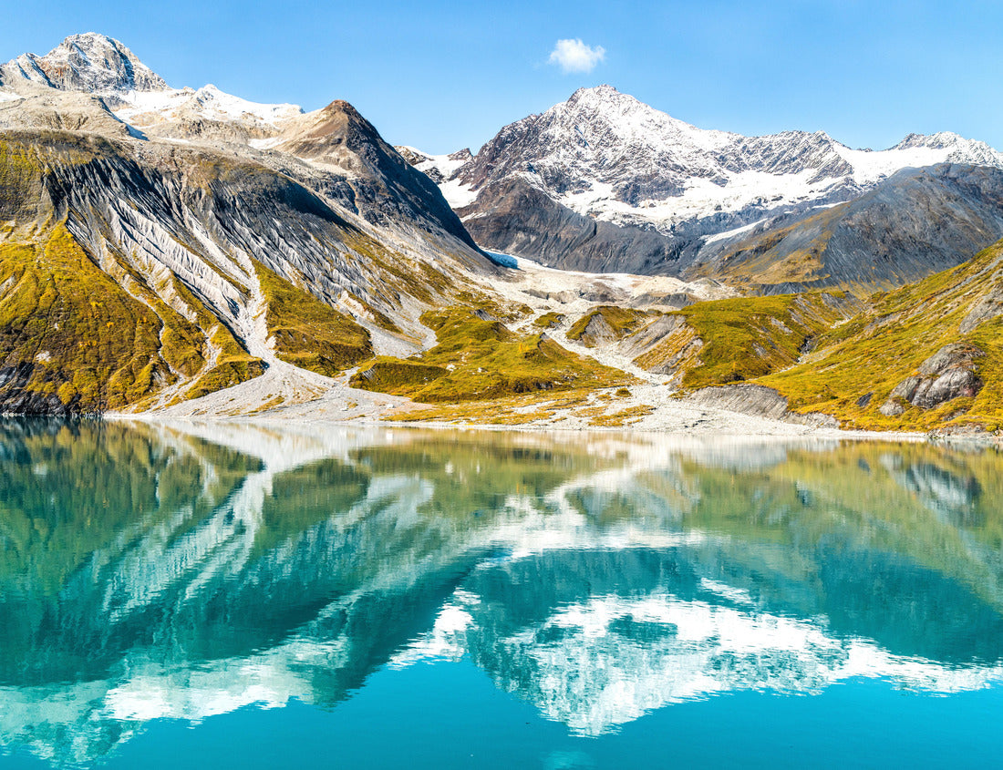 Noah Jigsaw Puzzle Glacier Bay National Park, Alaska, USA. Amazing glacial landscape showing mountain peaks and glaciers on clear blue sky summer day 1000 Pieces