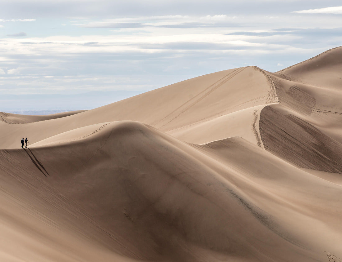 Noah Jigsaw Puzzle Couple hiking at Great Sand Dunes National Park, Colorado 1000 Pieces