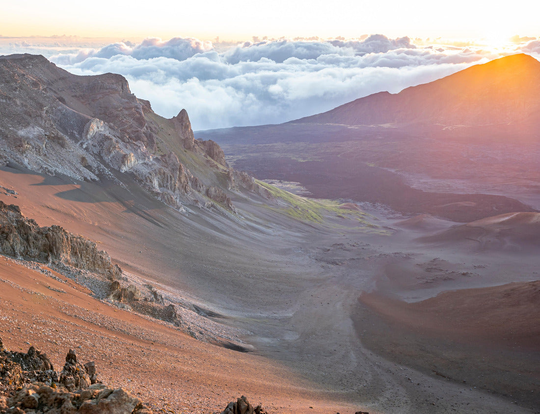 Noah Jigsaw Puzzle Viewing a breathtaking morning sunrise over a dormant volcano at Haleakala National Park in Haleakala, Maui, Hawaii 1000 Pieces