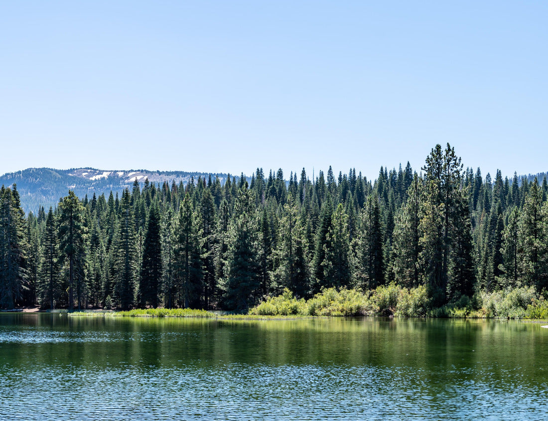 across Manzanita Lake in Lassen Volcanic National Park, California 1000pc Puzzle