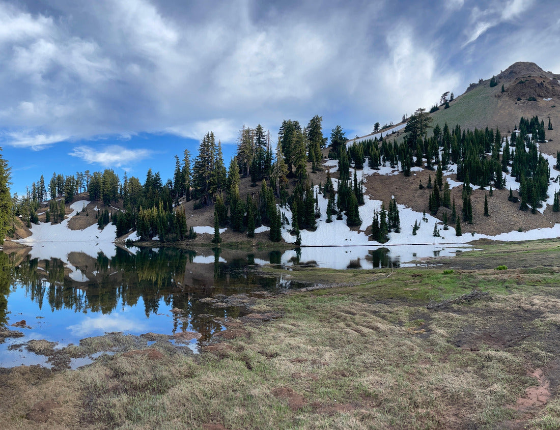 Noah Jigsaw Puzzle Panoramic view of Ridge Lake surroundings with Ridge Lake reflecting the background to the left and the meadow and mountain to the right at Lassen Volcanic National Park 1000 Pieces