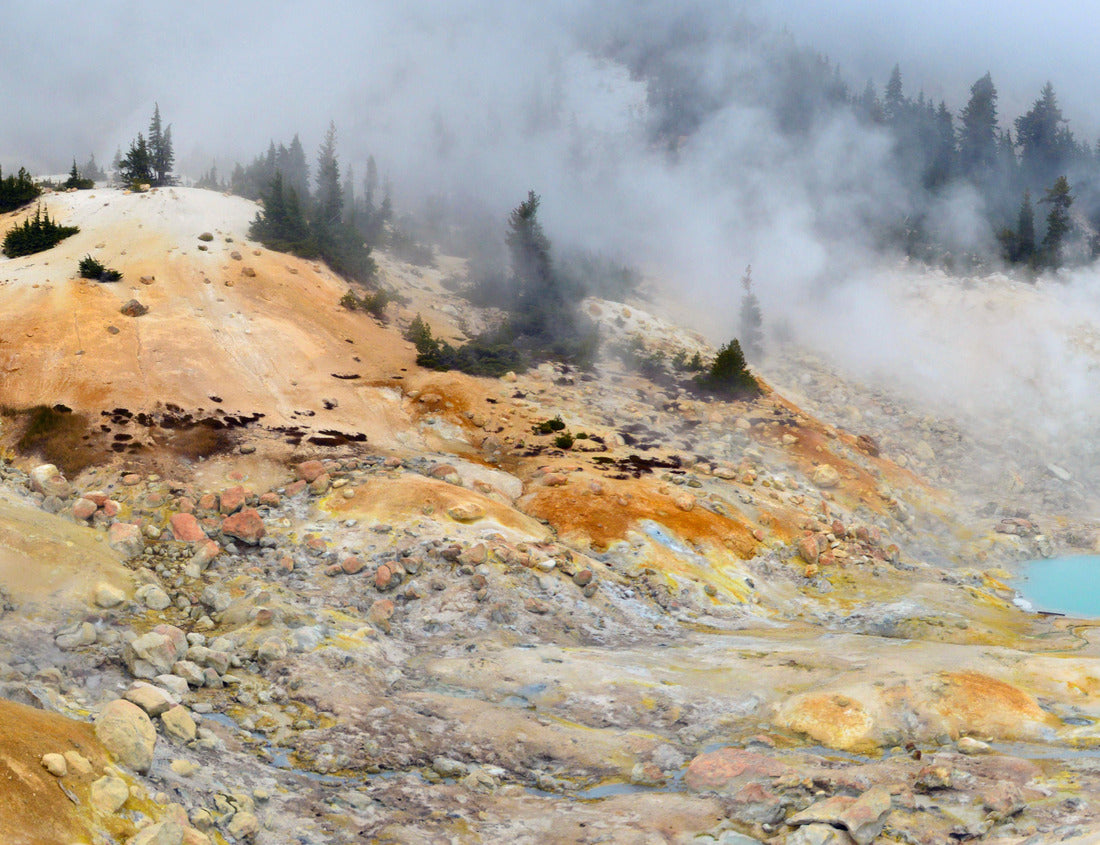 Noah Jigsaw Puzzle Geothermal area producing steam on colorful slopes. Bumpass hell area in Lassen volcanic national park in Californa, USA in fall. Turquoise lakes in the fog with cloudy sky 1000 Pieces