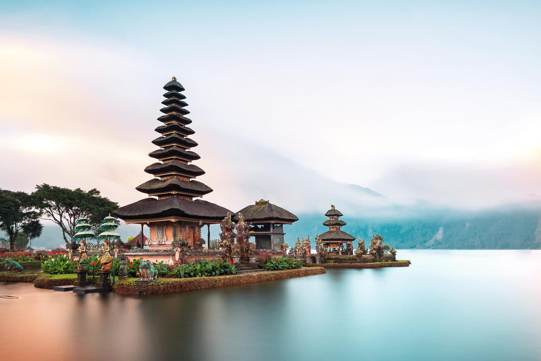 Ulun Danu Beratan Temple is a famous landmark located on the western side of the Beratan Lake, Bali, Indonesia 2000pc Puzzle