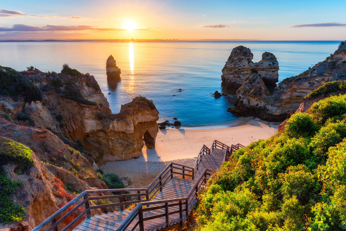 Camilo Beach (Praia do Camilo) in the Algarve, Portugal with turquoise sea in the background. Boardwalk to Praia do Camilo beach, Portugal. Magnificent view of Camilo beach in Lagos, Algarve, Portugal 2000pc Puzzle