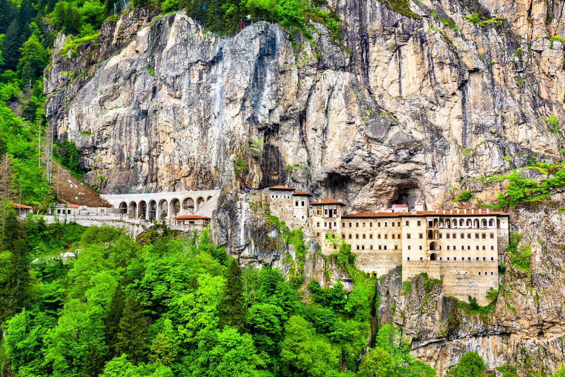 Sumela Monastery at Mela Mountain in Turkey 2000pc Puzzle