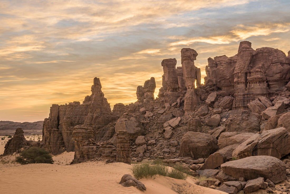 Sandstone pinnacles in the Sahara desert at sunset, Chad, Africa 2000pc Puzzle