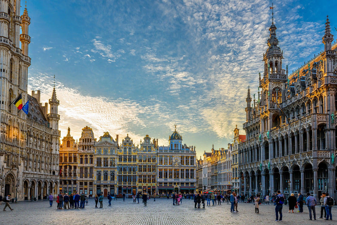 Grand Place (Grote Markt) with City Hall (Hotel de Ville) and Maison du Roi (King's House or Breadhouse) in Brussels, Belgium. Grand Place is a tourist destination in Brussels. Cityscape of Brussels 2000pc Puzzle