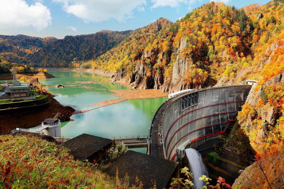 The vibrant fall foliage colors on the rock cliffs around the Hoheikyo Dam in a beautiful gorge under environmental protection in Shikotsu-Toya National Park in Sapporo, Hokkaido, Japan 2000pc Puzzle