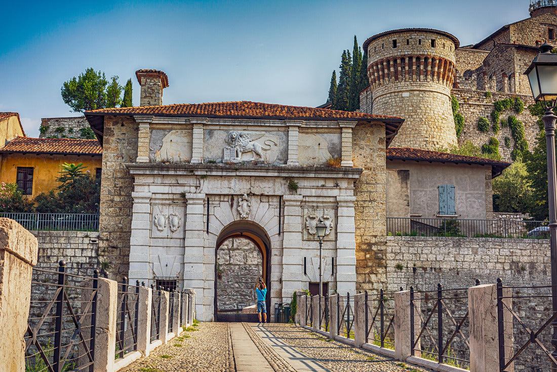 Close-up. The entrance of Castello of Brescia, Lombardy region in Italy. Roman castle. White marble 2000pc Puzzle