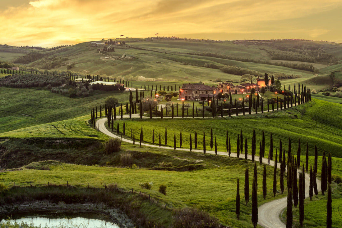Tuscany, Crete Senesi landscape of sunsets. Farm in the countryside, cypress trees, green field, sunlight and clouds. Italy 2000pc Puzzle