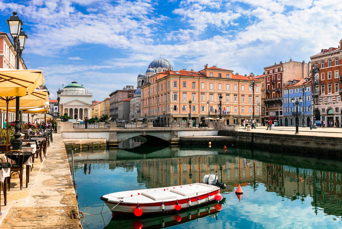 Landmarks and beautiful places (cities of northern Italy) - elegant city of Trieste 2000pc Puzzle