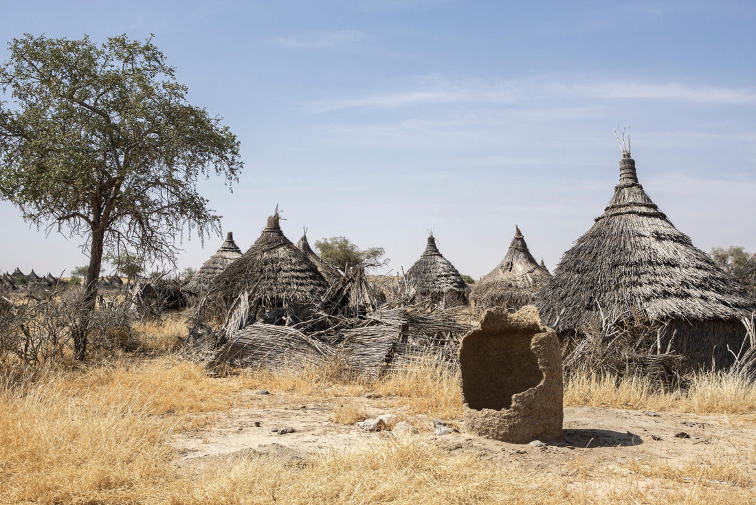 Noah Jigsaw Puzzle Traditional African houses made of straw in the abandoned village, Chad 2000 pieces