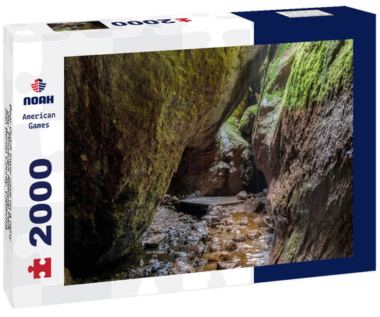 Noah Jigsaw Puzzle Bear Gulch lower cave on a rainy day. Pinnacles National Park, San Benito County, California, USA 2000 pieces