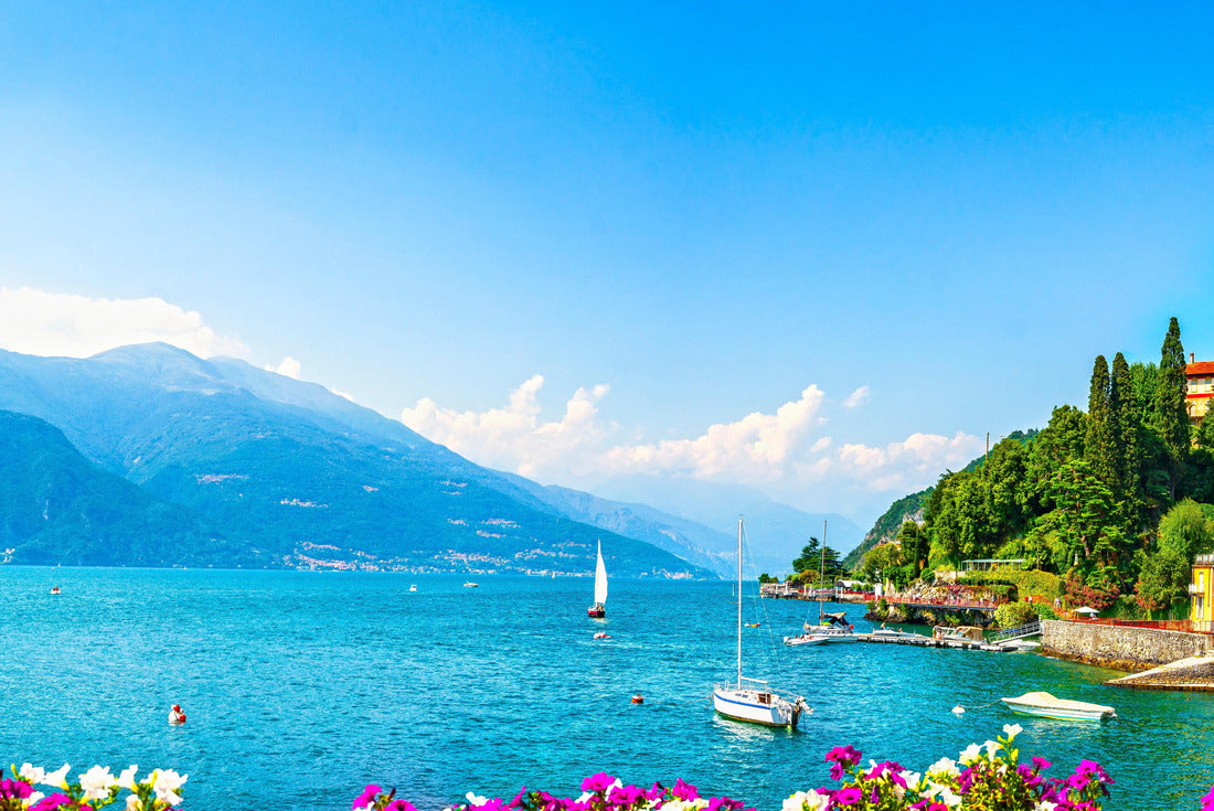 Noah Jigsaw Puzzle Town of Varenna in the Lake Como area. Italian traditional lake village 2000 pieces