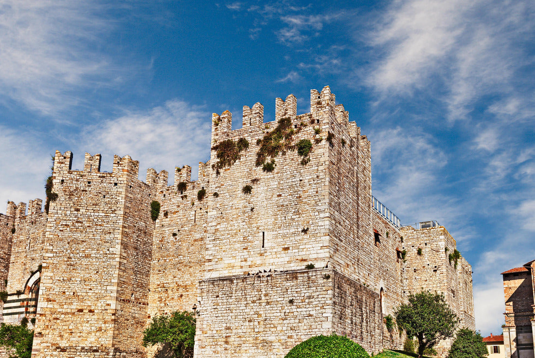 Prato, Tuscany, Italy: the medieval imperial castle (Castello dell'Imperatore) from the 13th century for Frederick II and the ancient church of Santa Maria delle Carceri 2000pc Puzzle