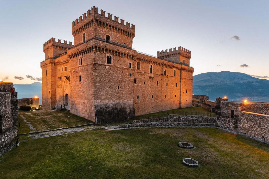 Celano, Italy - A hill town in the Province of L'Aquila, Abruzzo region, next to the town of Avezzano, with the medieval stone castle Piccolomini, now a public museum 2000pc Puzzle
