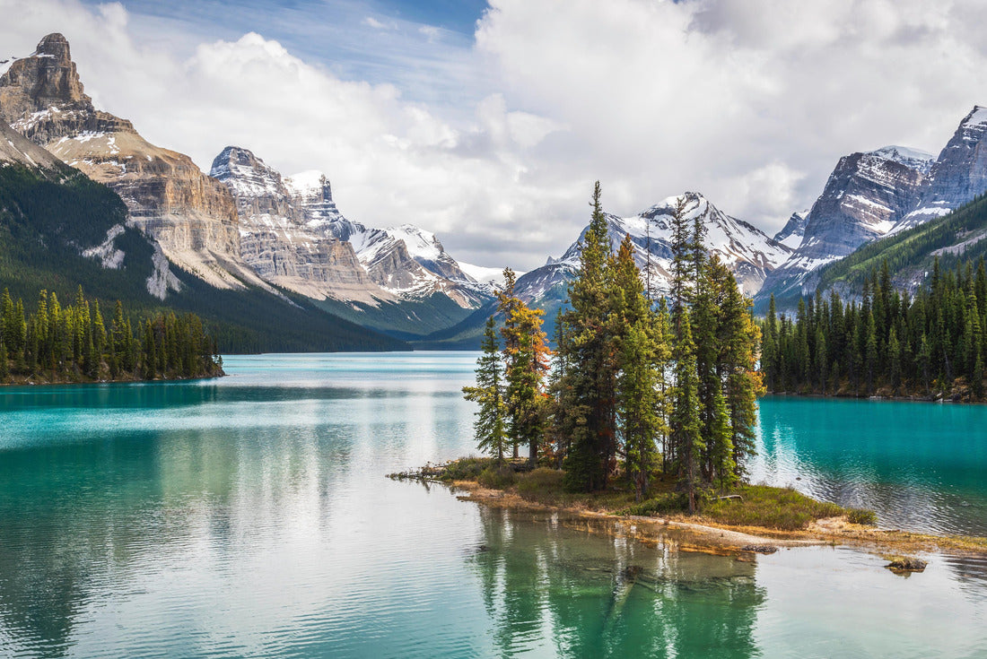 Noah Jigsaw Puzzle The famous Spirit Island Maligne Lake in Jasper National Park, Alberta, Canada. Vivid blue-green waters of the glacier-filled lake glisten in the sun around the famous pine gathering 2000 pieces