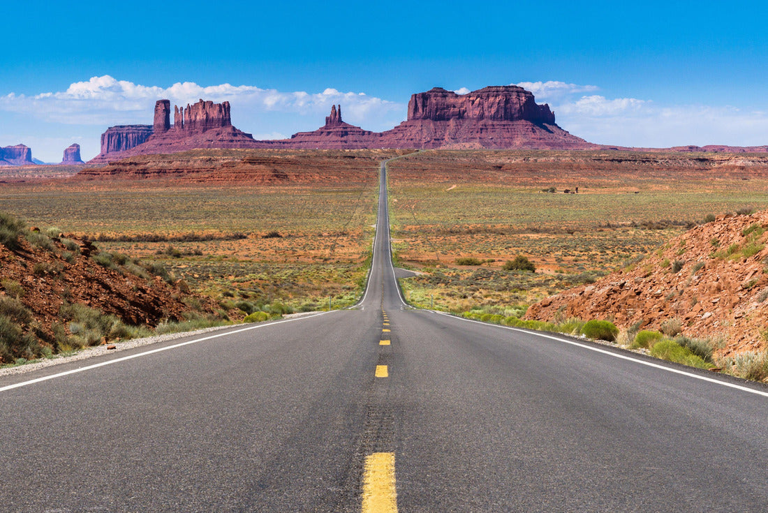 US Route 163 to Monument Valley Navajo Tribal Park on the Utah/Arizona border, USA 2000pc Puzzle