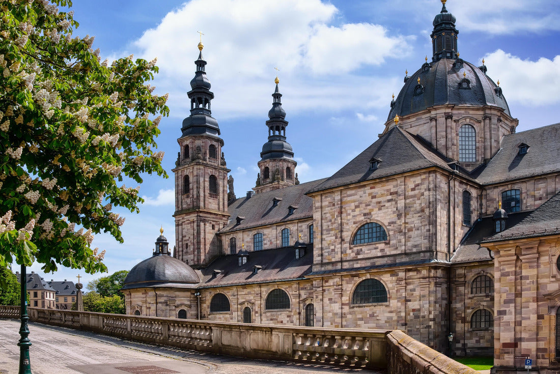 Cathedral in Fulda, Germany. Fulda Cathedral is the former abbey church of Fulda Abbey and the burial place of Saint Boniface 2000pc Puzzle