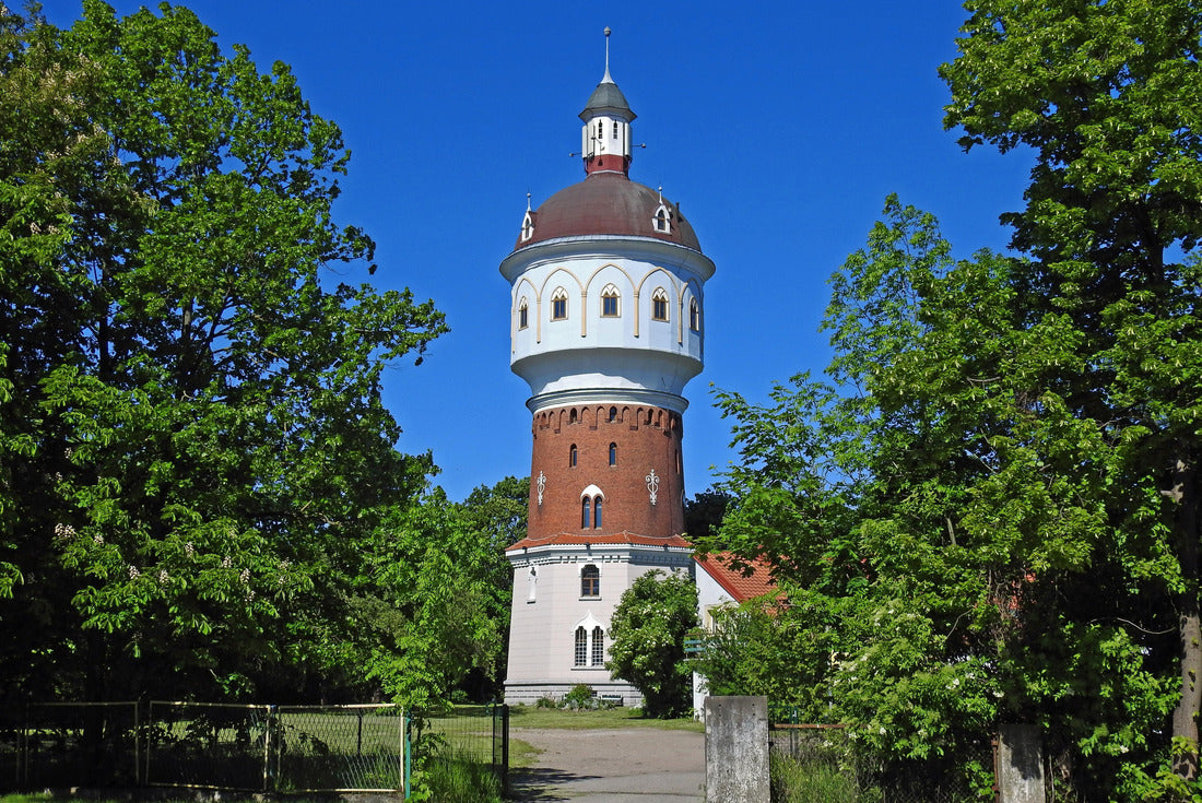 Water tower, also known as a water tower, built in 1895 in the city of Elk, in the Warmian-Masurian Voivodeship in Poland 2000pc Puzzle