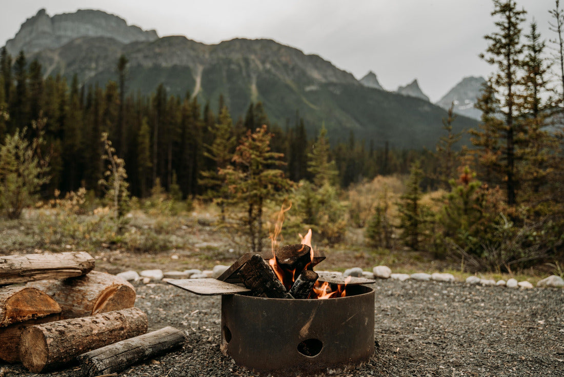 Noah Jigsaw Puzzle Bonfire on the campsite in Banff National Park, Alberta, Canada 2000 pieces